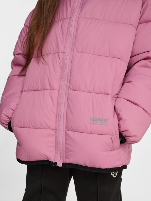 hmlJR LIGHTWEIGHT PUFFER JACKET, POLIGNAC, model