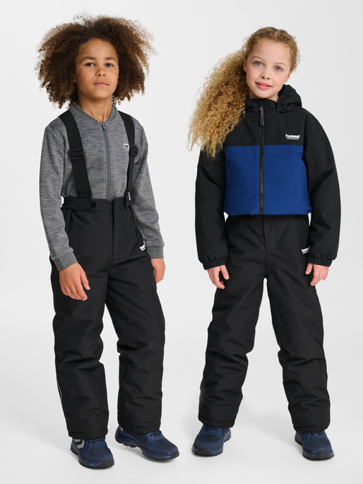hmlJR SNOW PANTS WP10K, BLACK, model