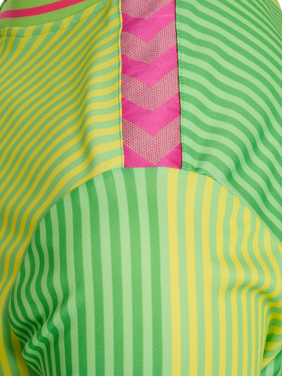 MCF 23/24 AWAY JERSEY S/S, GREEN GECKO UNSPONSORED, packshot