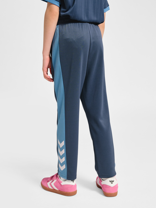 hmlJR GOAL PANTS, BERING SEA, model