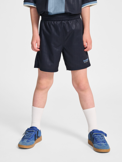 hmlJR BALL SHORTS, PARISIAN NIGHT, model