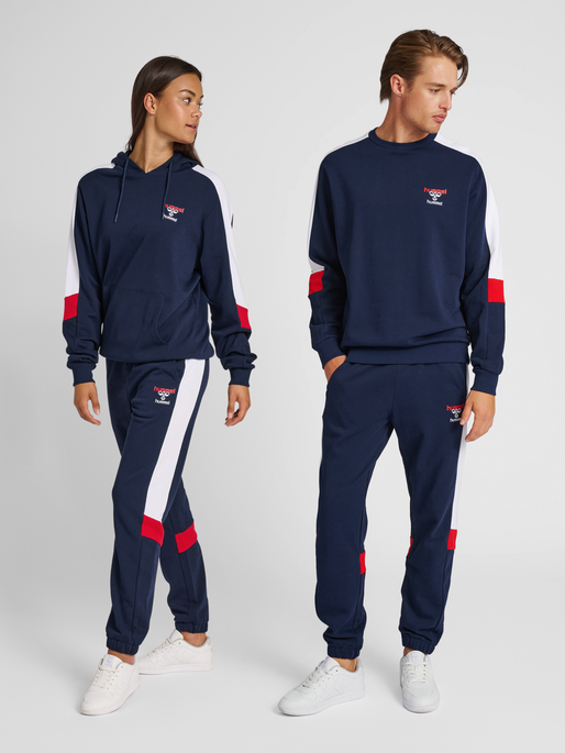 hmlIC CLAUDE REGULAR PANTS, 7666, model