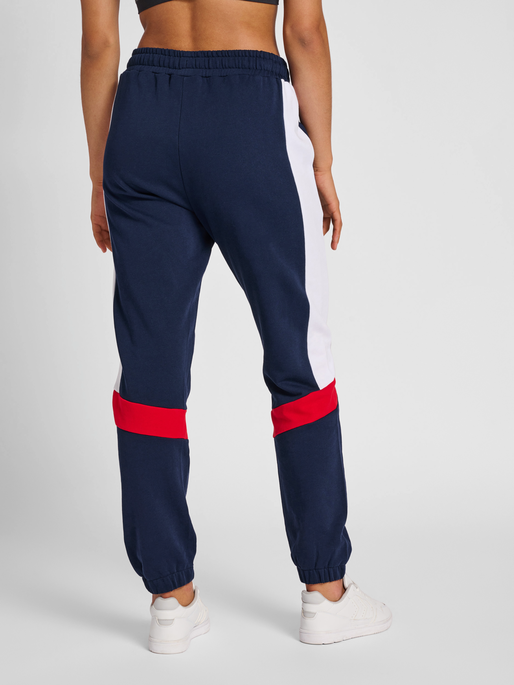 hmlIC CLAUDE REGULAR PANTS, 7666, model