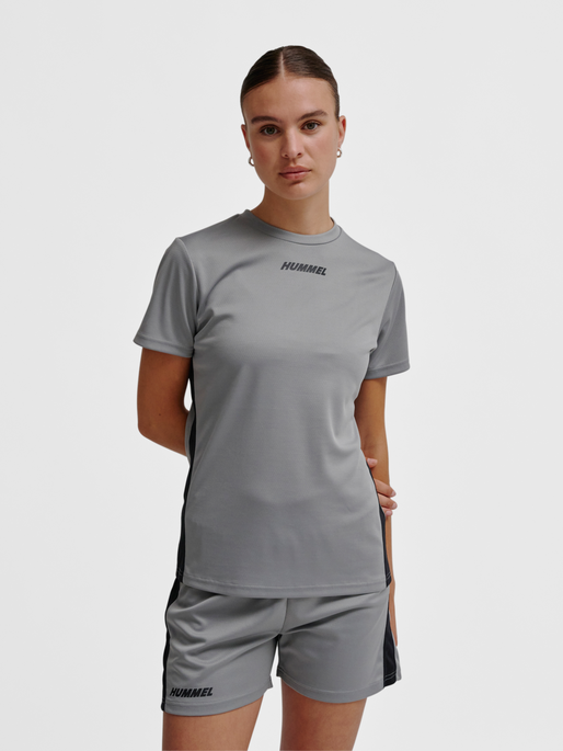 hmlMULTI PL JERSEY WOMAN, SHARKSKIN, model
