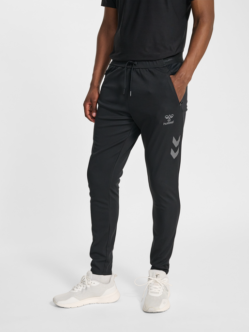 hmlCIMA 2.0 PANTS, BLACK, model