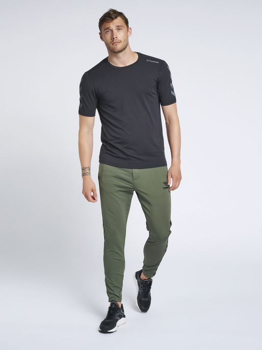 hmlMACE T-SHIRT, 2001, model