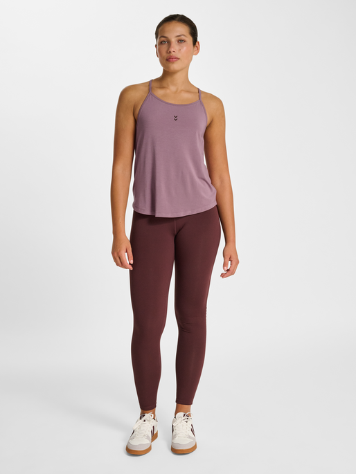 hmlYOGA SOFT W STRAP TOP, WISTFUL MAUVE, model