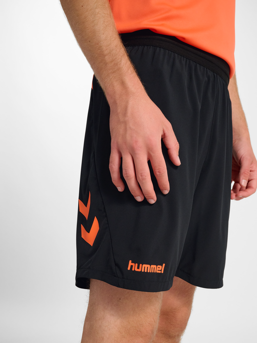 hmlBLAZE PRO TRAINING SHORTS, BLACK/ORANGE, model