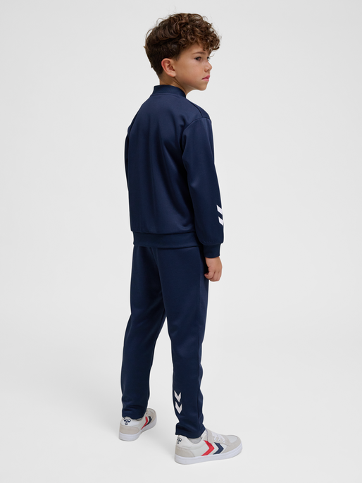 hmlTUKAS TRACKSUIT, BLACK IRIS, model