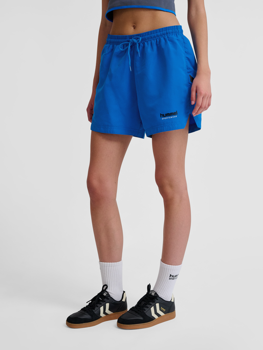 hmlNED SWIM SHORTS, SKYDIVER, model