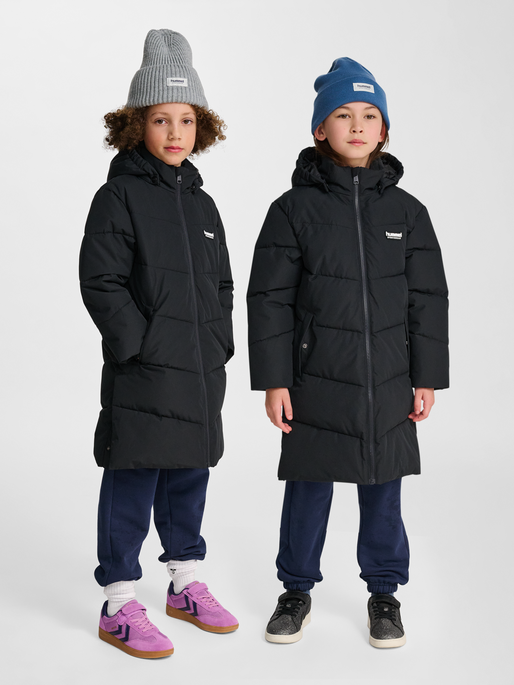 hmlJR PUFFER LONG JACKET, BLACK, model