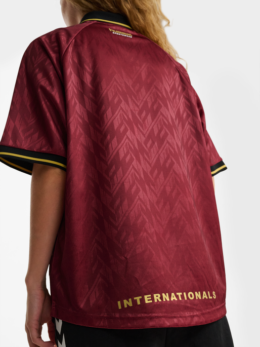 hmlLOOSE BAY SOCCER JERSEY S/S, SYRAH, model