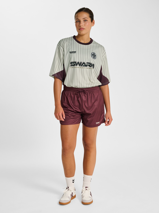 hmlLOOSE JERSEY SS STRIPE TOPSCORER, TOFU, model