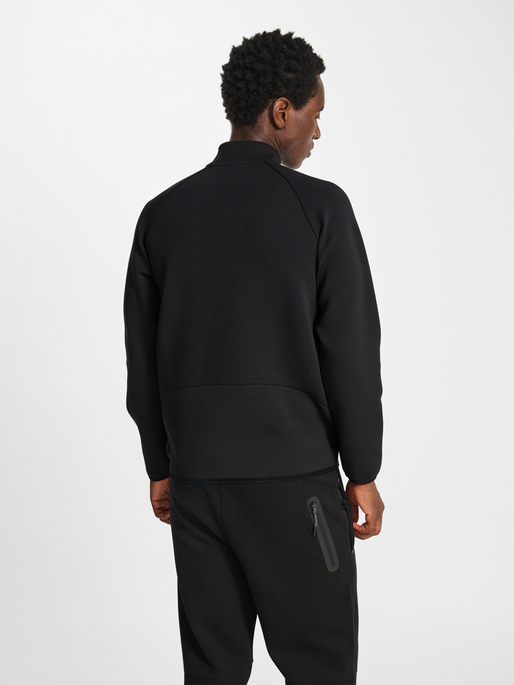 hmlTECH FLEECE HALFZIP, BLACK, model