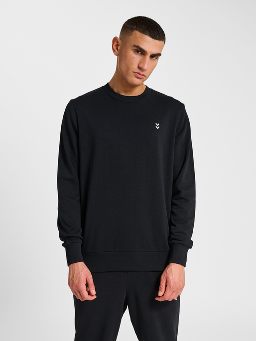 hmlPULSE SWEAT CREWNECK, BLACK, model