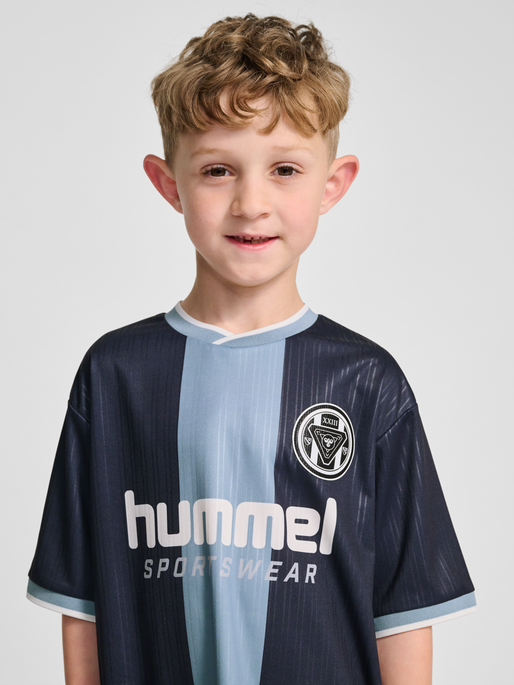 hmlJR LOOSE BALL  JERSEY S/S SET, PARISIAN NIGHT, model