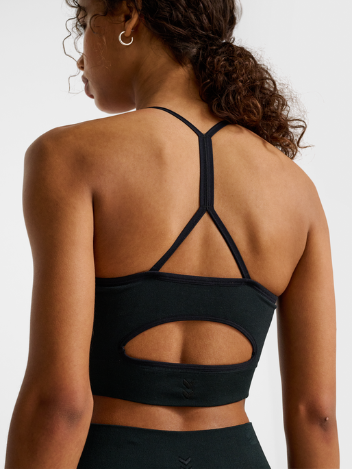 hmlHIIT SEAMLESS BRA, BLACK, model